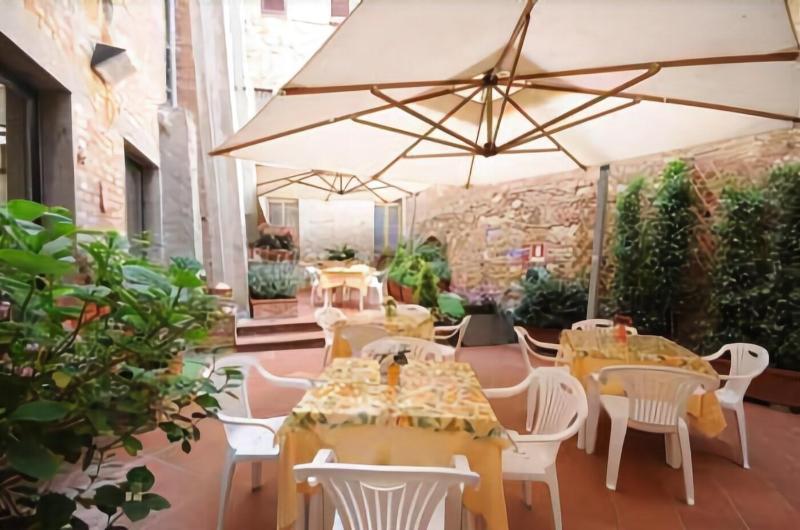 Albergo Duomo Montepulciano Stazione Екстериор снимка