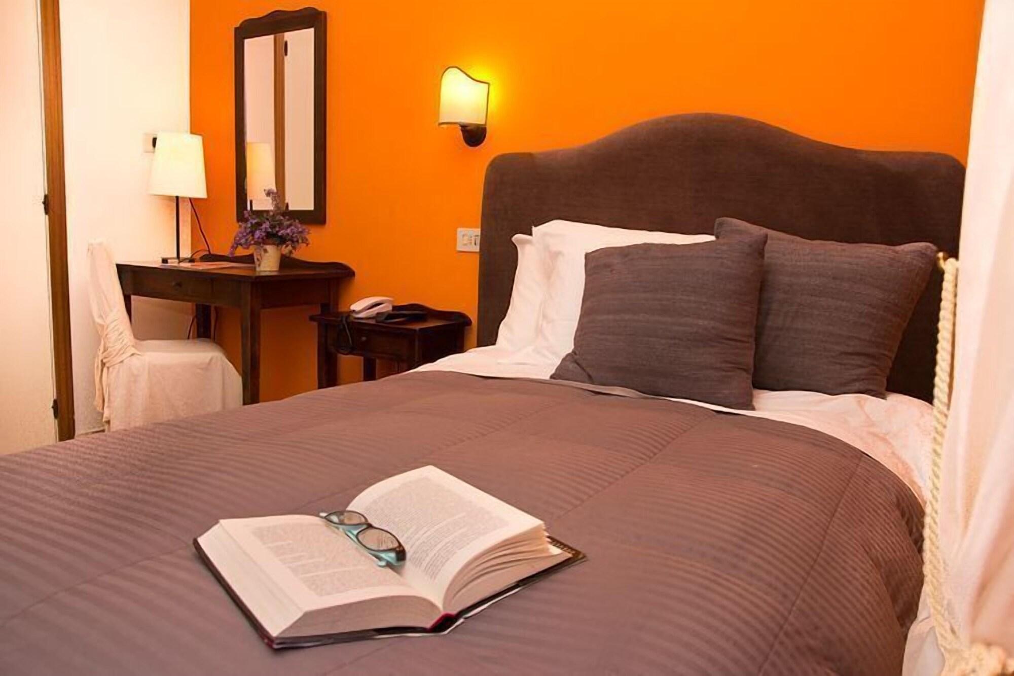 Albergo Duomo Montepulciano Stazione Екстериор снимка