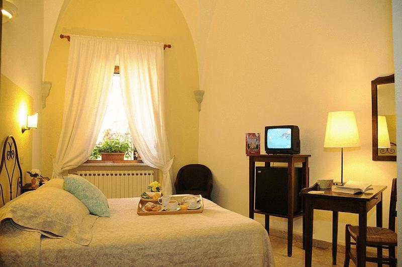 Albergo Duomo Montepulciano Stazione Стая снимка